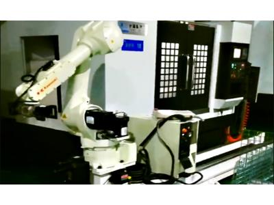 機床上下料滑台（tái）聯動工作